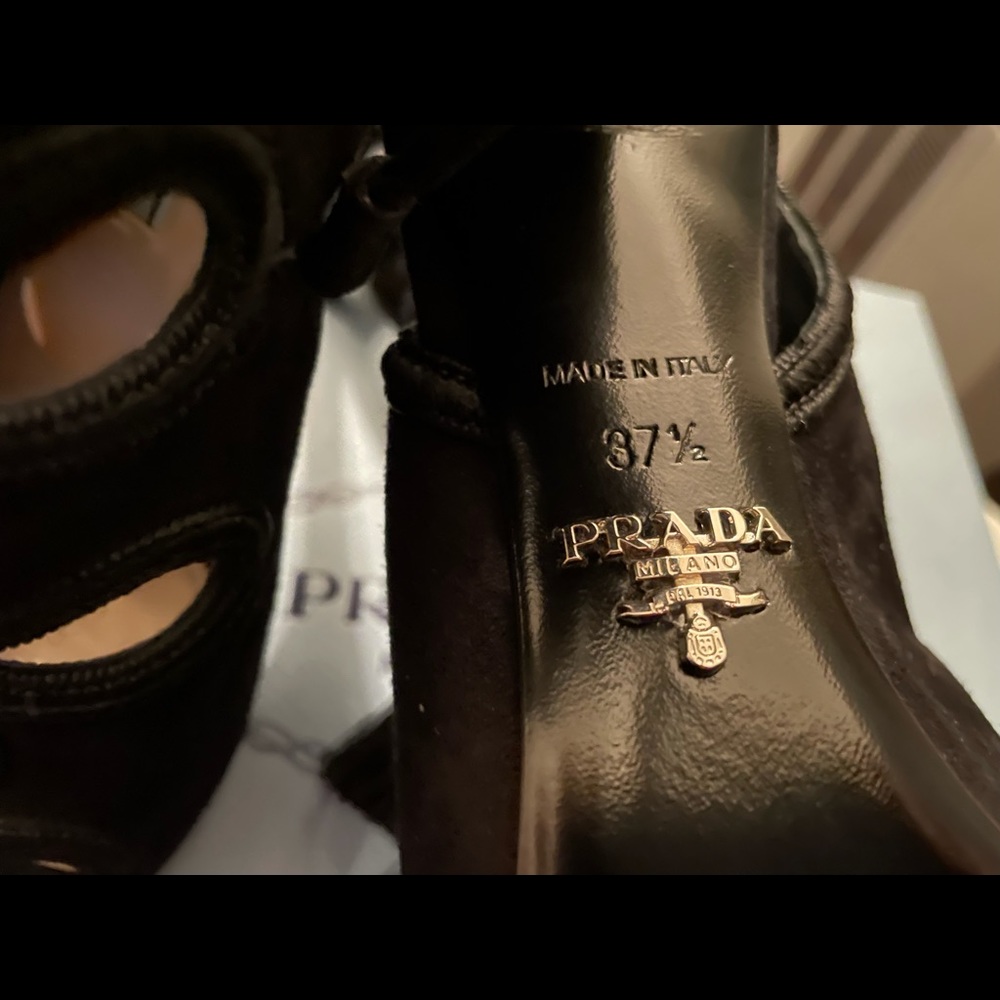 Prada - Picture 5 of 7